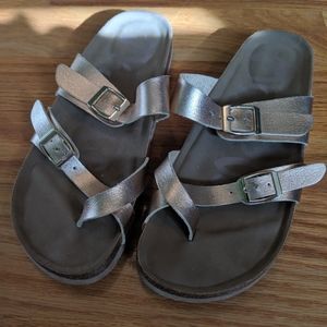 Mad Love - Footbed Sandals